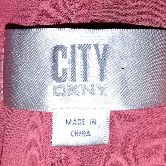 City DKNY (12) Pink Silk Cap Sleeve Blouse - Picture 8 of 10